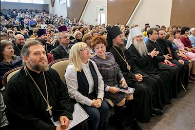 Митрополит Лонгин принял участие в пленарном заседании Покровских образовательных чтений