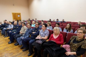 Архиерейский хор Саратовской митрополии выступил в УФСИН