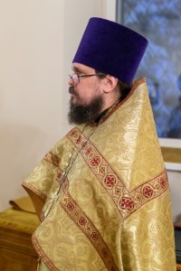 Божественная литургия на Архиерейском подворье — храме в честь иконы Божией Матери «Утоли моя печали» г.Саратова