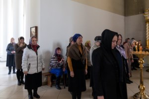 Литургия Преждеосвященных Даров в Свято-Троицком кафедральном соборе г. Вольска