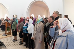 Литургия Преждеосвященных Даров в храме во имя преподобного Сергия Радонежского г.Саратова