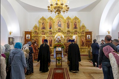 Божественная литургия в храме во имя пророка Божия Илии на Ильинской площади г. Саратова
