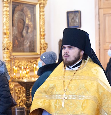 Митрополит Игнатий совершил Божественную литургию в храме Казанской иконы Божией Матери г. Саратова