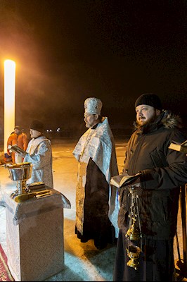 В поселке Затон прошли крещенские купания