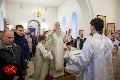 Божественная литургия в храме святых Царственных страстотерпцев г. Саратова