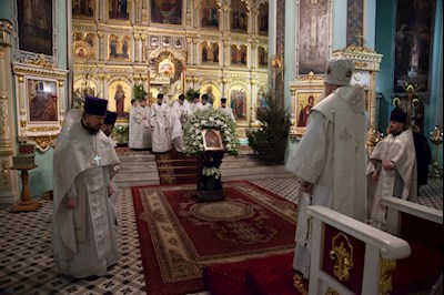 Божественная литургия и панихида в храме в честь Сошествия Святого Духа г. Саратова