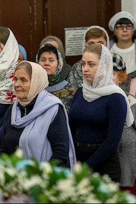 Божественная литургия на Архиерейском подворье – в храме в честь иконы Божией Матери «Утоли моя печали» г. Саратова