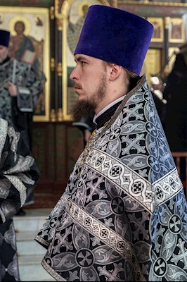 Литургия Преждеосвященных Даров на Архиерейском подворье – в храме в честь иконы Божией Матери «Утоли моя печали» г. Саратова