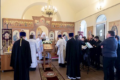 Божественная литургия в храме во имя святого праведного Лазаря Четверодневного на Новоелшанском кладбище г. Саратова