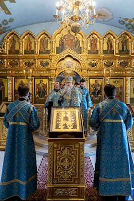 Утреня с чтением акафиста в Свято-Троицком кафедральном соборе г. Саратова