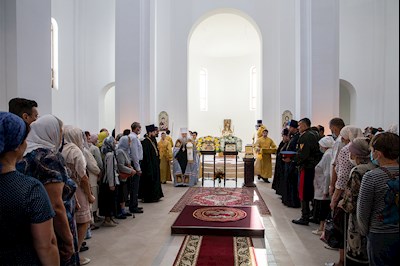 Божественная литургия в храме святителя Тихона, Епископа Воронежского, Задонского чудотворца г. Саратова