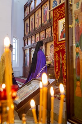 Божественная литургия в храме в честь Нерукотворного Образа Спасителя г .Саратова