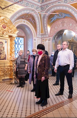 Митрополит Игнатий совершил Божественную литургию в Свято-Троицком кафедральном соборе г. Саратова