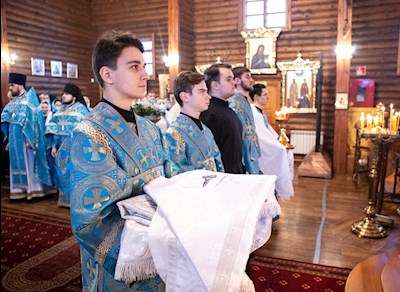 Митрополит Игнатий совершил Божественную литургию в храме в честь Сретения Господня г. Саратова