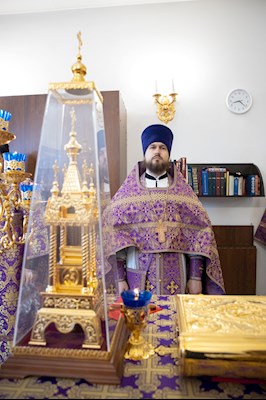 Митрополит Игнатий совершил Божественную литургию в храме святителя Иоанна Златоуста в п. Зональный г. Саратова