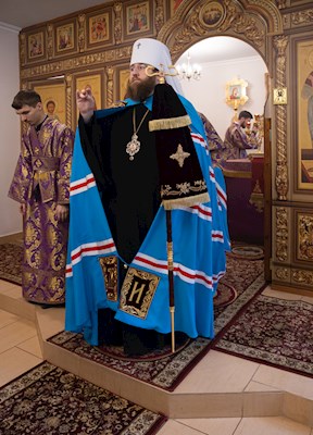 Митрополит Игнатий совершил всенощное бдение в храме в честь иконы Божией Матери «Скоропослушница» г. Шиханы Вольского района