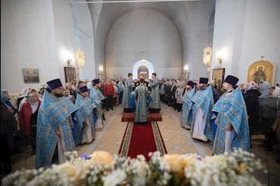 Митрополит Игнатий совершил Божественную литургию в Покровском храме г. Петровска