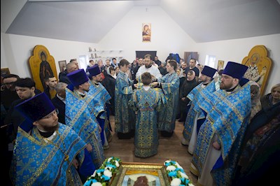 Митрополит Игнатий совершил Великое освящение храма в честь иконы Божией Матери «Спорительница хлебов» с. Кувыка и первую Божественную литургию в новоосвященном храме