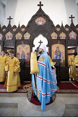 Митрополит Игнатий совершил Божественную литургию в храме в честь иконы Божией Матери «Всех скорбящих Радость» г. Саратова