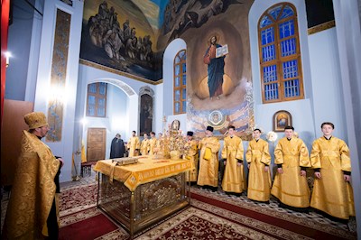 Митрополит Игнатий совершил всенощное бдение в Свято-Духовском соборе г. Саратова