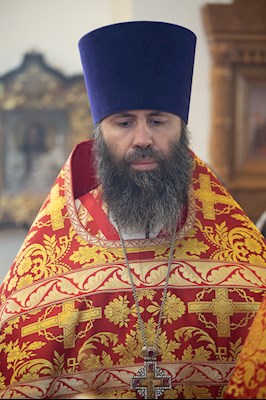 Митрополит Игнатий совершил Божественную литургию пасхальным чином в храме святого пророка Илии п. Сенной Вольского района