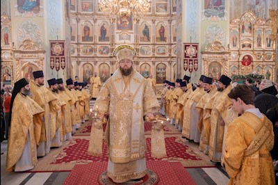 Митрополит Игнатий совершил Божественную литургию в Покровском соборе г. Саратова