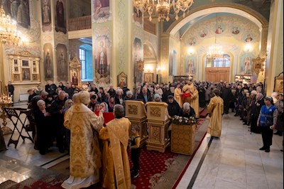 Митрополит Игнатий совершил Божественную литургию и молебен на новый год в Покровском соборе г. Саратова