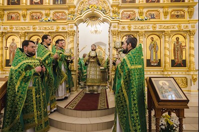 Архиереи Саратовской митрополии совершили Божественную литургию в соборном храме святого благоверного князя Александра Невского г. Ртищево