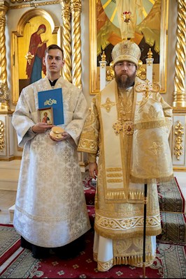 Митрополит Игнатий совершил Божественную литургию в Покровском соборе г. Саратова