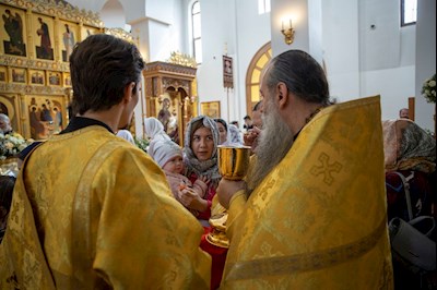 Митрополит Игнатий совершил Божественную литургию в Свято-Алексиевском женском монастыре г. Саратова