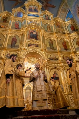 Митрополит Игнатий совершил Божественную литургию и молебен на новый год в Покровском соборе г. Саратова