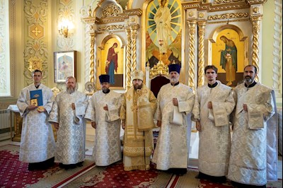 Митрополит Игнатий совершил Божественную литургию в Покровском соборе г. Саратова