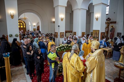 Митрополит Игнатий совершил Божественную литургию в Свято-Алексиевском женском монастыре г. Саратова