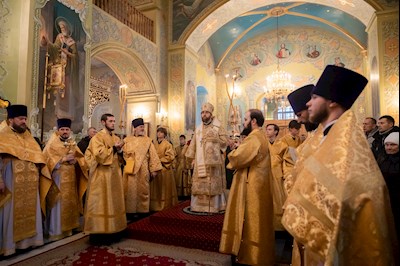 Митрополит Игнатий совершил Божественную литургию и молебен на новый год в Покровском соборе г. Саратова