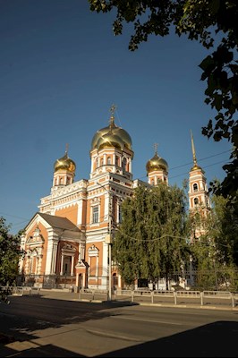 Митрополит Игнатий совершил Божественную литургию в Покровском соборе г. Саратова