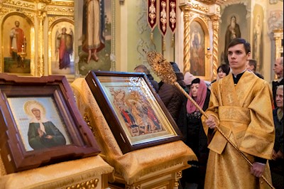 Митрополит Игнатий совершил Божественную литургию и молебен на новый год в Покровском соборе г. Саратова