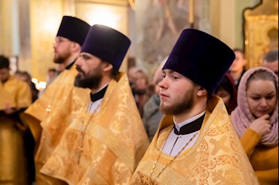 Митрополит Игнатий совершил Божественную литургию и молебен на новый год в Покровском соборе г. Саратова