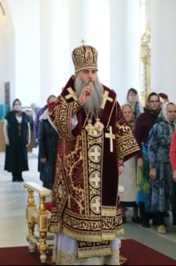 Божественная литургия в Свято-Троицком кафедральном соборе Вольска