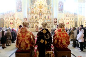 Божественная литургия в храме в честь Покрова Пресвятой Богородицы
