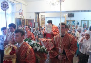 Божественная литургия в храме во имя святого апостола и евангелиста Иоанна Богослова г.Саратова