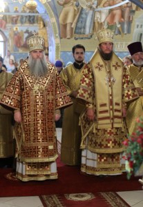Божественная литургия в Свято-Троицком соборе Саратова