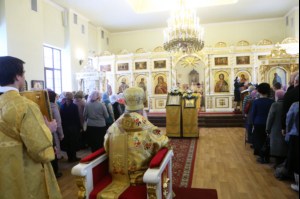 Божественная литургия на Архиерейском подворье — храме во имя преподобного Серафима Саровского г. Саратова