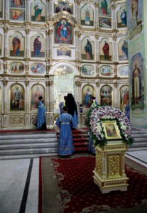 Всенощное бдение в храме в честь Покрова Пресвятой Богородицы г. Саратова