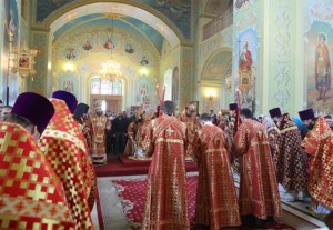 Божественная литургия в храме в честь Покрова Пресвятой Богородицы г.Саратова