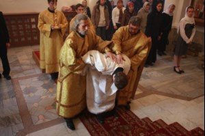 Божественная литургия в храме в честь иконы Божией Матери «Утоли моя печали»