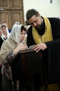 Божественная литургия на Архиерейском подворье — храме во имя преподобного Серафима Саровского г.Саратова