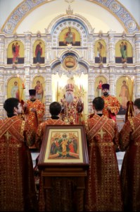 Божественная литургия в храме во имя святых первоверховных апостолов Петра и Павла г. Аткарска