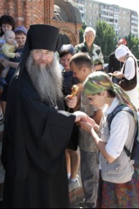 Божественная литургия в храме во имя святого великомученика Георгия Победоносца микрорайона Солнечный города Саратова