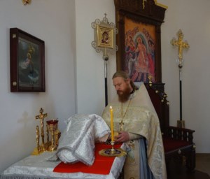 Совершены Чин положения антиминса и первая Литургия в Успенском храме г. Вольска