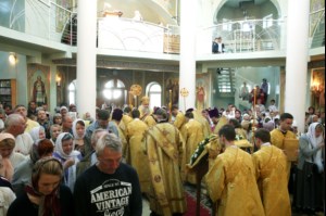 Божественная литургия в храме во имя Всех Святых, в земле Российской просиявших, г. Саратова